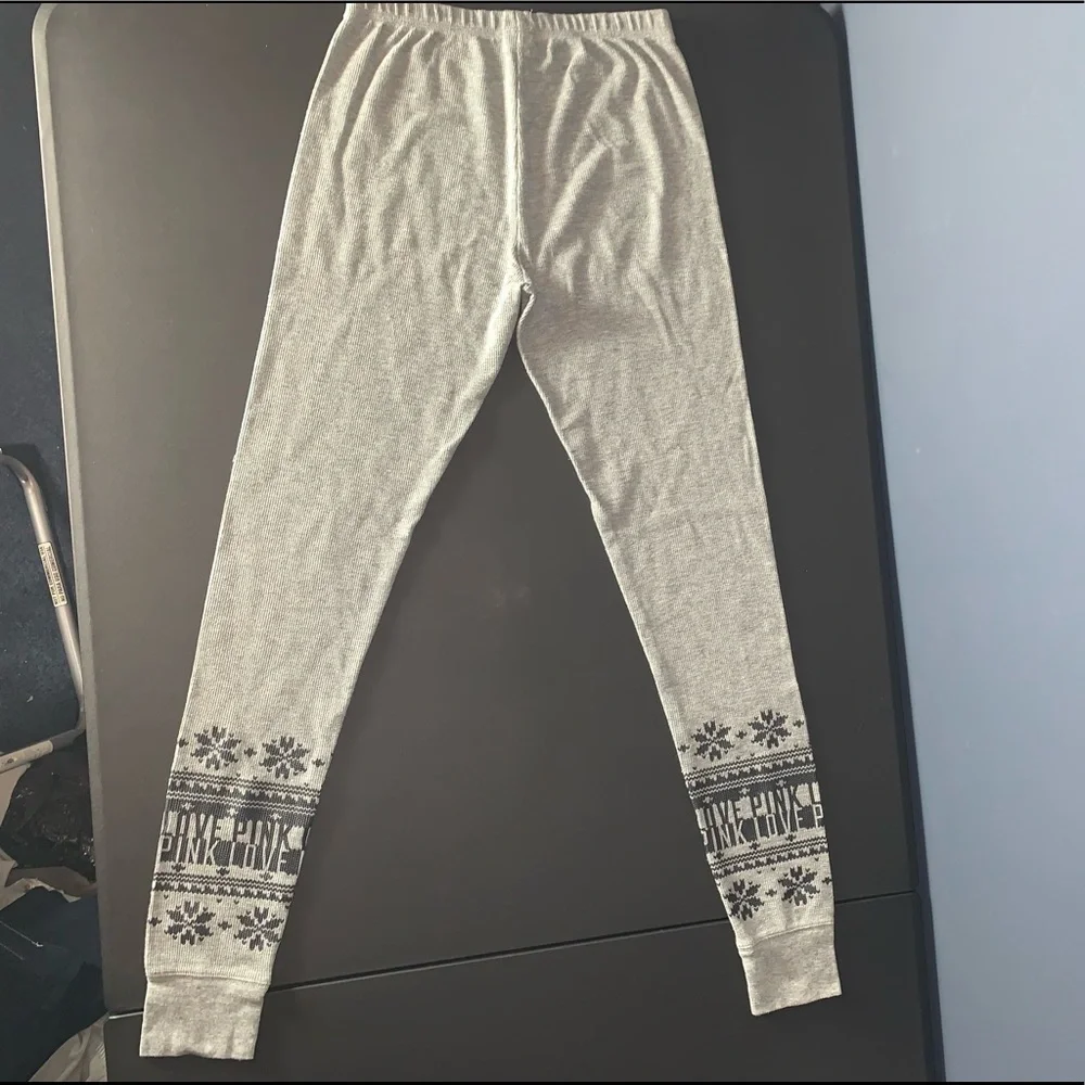 VS Pink waffle knit legging pants rare 😍 - Picture 7 of 10